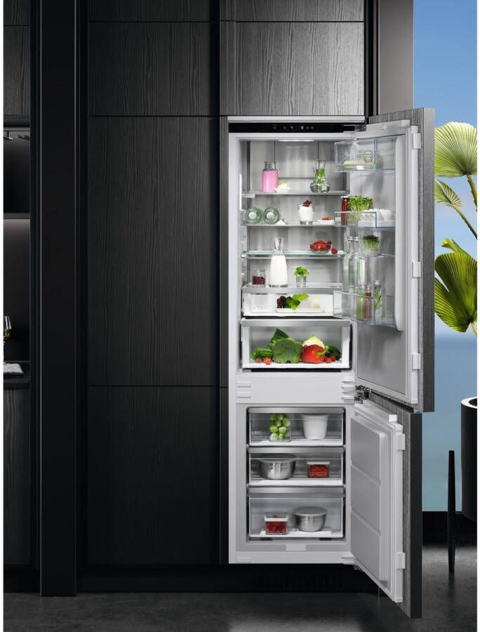 AEG Series 7000 OSC7G181ES 256 l No Frost (koelkast) SN-T 7 kg 24u E Wit