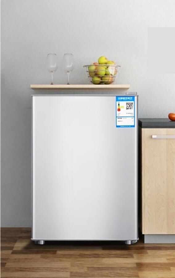 Learnlogic Mini koelkast 29 liter enkel koel zonder vriesvak compact zilver voldoende opslag voor drankjes en snacks op kantoor slaapkamer studentenkamer stabiele gelijkmatige koeling zonder ruimteverlies