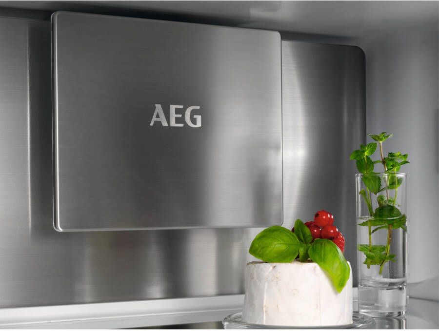 AEG TSC8M18WCF 8000 Serie Cooling 360° inbouw koel-vriescombinatie
