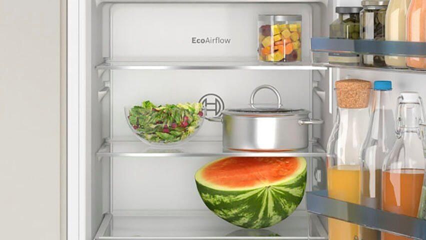 Bosch KIL32VFE0 Serie 4 -Inbouw koelkast met vriesvak 102.1 x 54.1 cm Vlakscharnier -Multi Box XXL: een extra ruime lade voor groente en fruit Led verlichting SuperKoelen koelt nieuwe etenswaren in de koelkast sneller - Foto 8