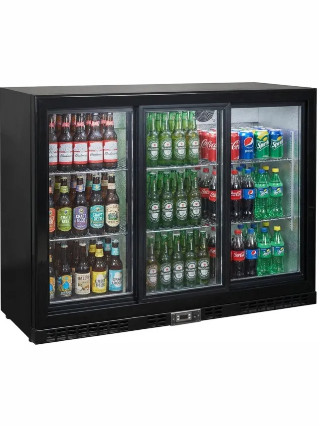 HCB Professionele Horeca Barkoelkast - Glasdeur koelkast met glazen schuifdeur - Koeling met glazen deur - Flessenkoelkast - Drankenkoelkast klein - Bier koelkast - 52x135x84 cm (DxBxH) - 70 kg - Frigo - 7925 Zwart - 3 Schuifdeuren